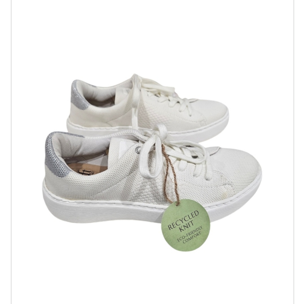 Söft Waylyn White Sneakers Size 6 NWT - Picture 6 of 9